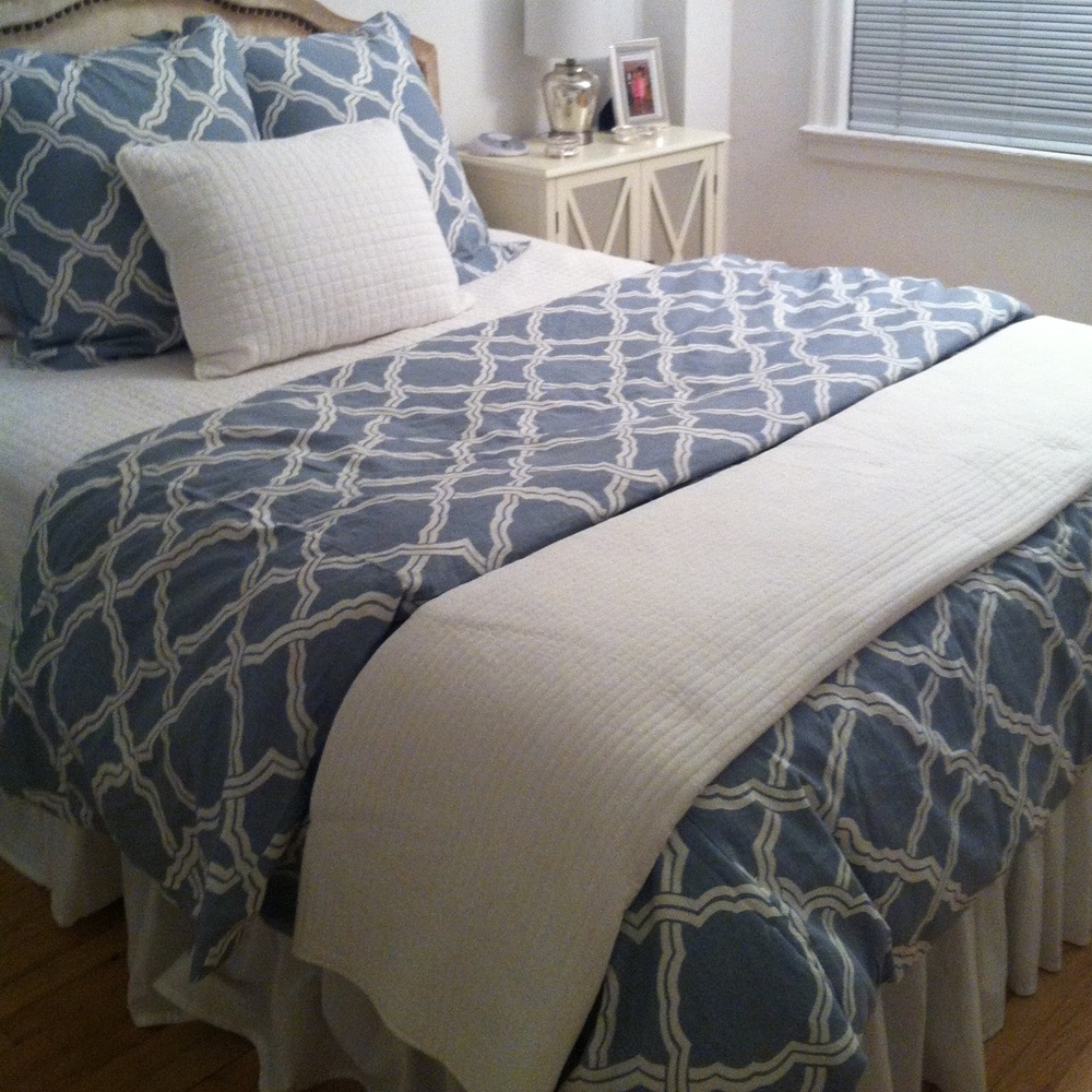 Pottery barn queen duvet